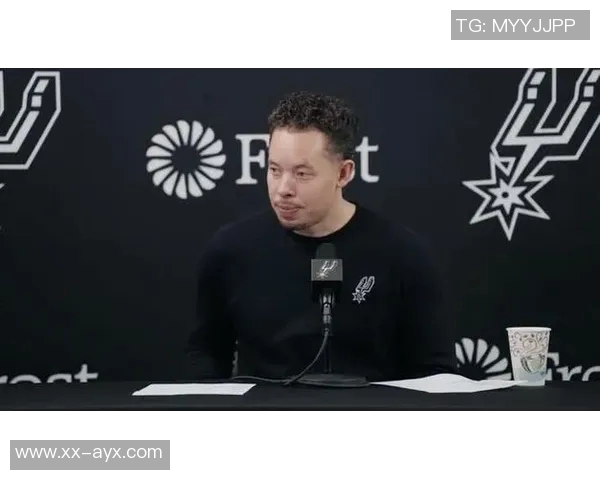 米奇约翰逊谈文班缺席对球队影响坚持原则不变的决心与信念 米奇约翰逊谈文班缺席对球队影响坚持原则不变的决心与信念