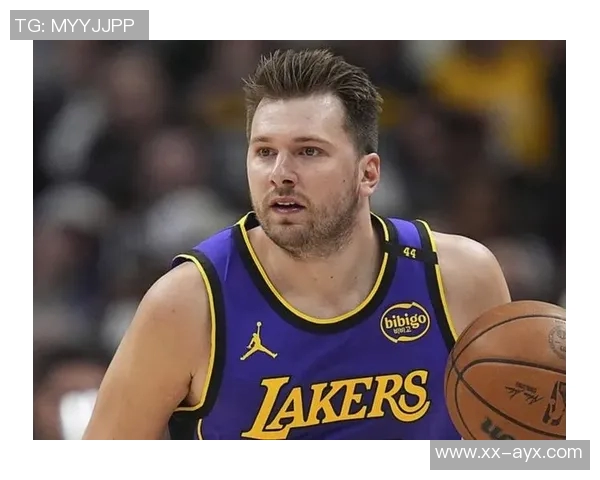 浓眉强势表现35分17板成独行侠自东契奇后首位35加15球员